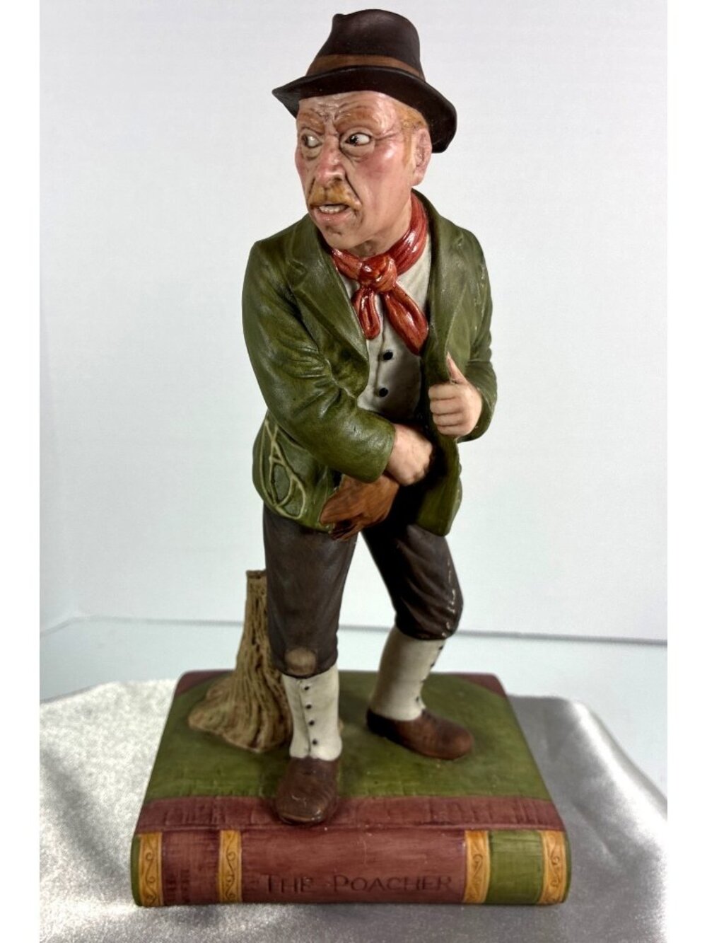 Vintage Aynsley The Poacher Figurine - Picture 1 of 11